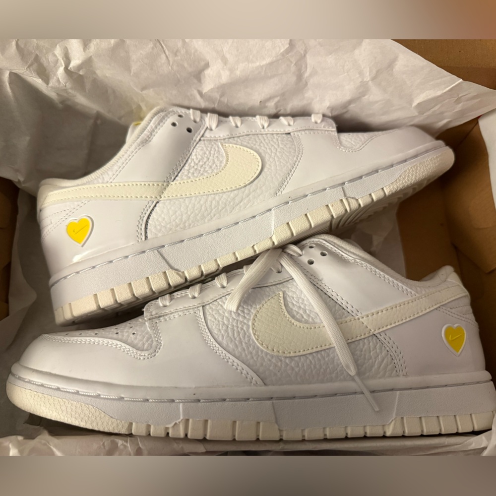 Nike White and Cream Athletic Shoes